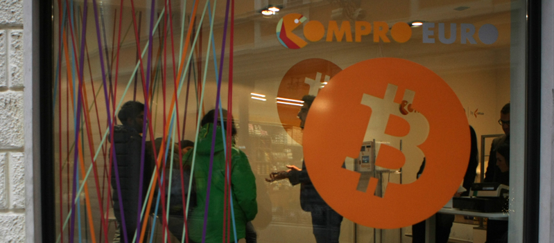 ITALY-BITCOIN-COMPRO-EURO-CRYPTOCURRENCY